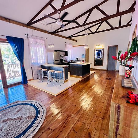 Hotel Casa Le Parc - Main Street Bocas del Toro Zewnętrze zdjęcie