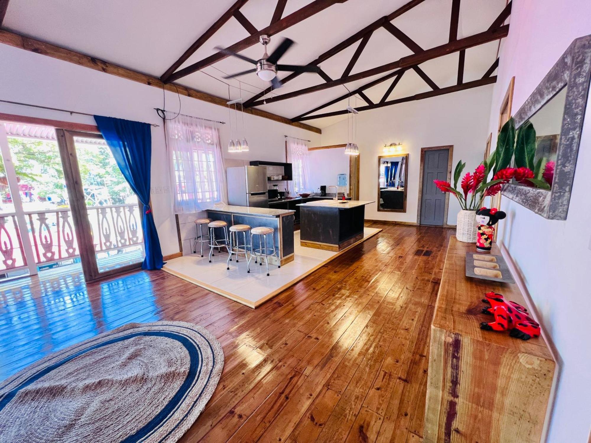 Hotel Casa Le Parc - Main Street Bocas del Toro Zewnętrze zdjęcie